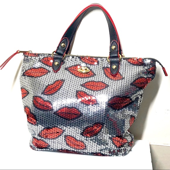 Juicy Couture Handbags - JUICY COUTURE 💋 sequin LIP Kiss silver black PURSE bag tote EUC ❤️🖤